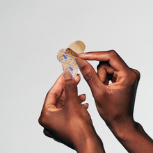 Load image into Gallery viewer, Omnilux Eye Brightener Hydrocolloid Refill Patches (20 ct)