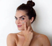 Load image into Gallery viewer, Epicuren Discovery Fine Herbal Facial Scrub