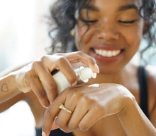 Load image into Gallery viewer, Epicuren Discovery Facial Emulsion Enzyme Moisturizer
