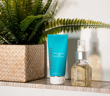 Load image into Gallery viewer, Epicuren Discovery Fine Herbal Facial Scrub
