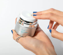 Load image into Gallery viewer, Epicuren Discovery Soothe Dermal Repair Balm, 1 Fl Oz
